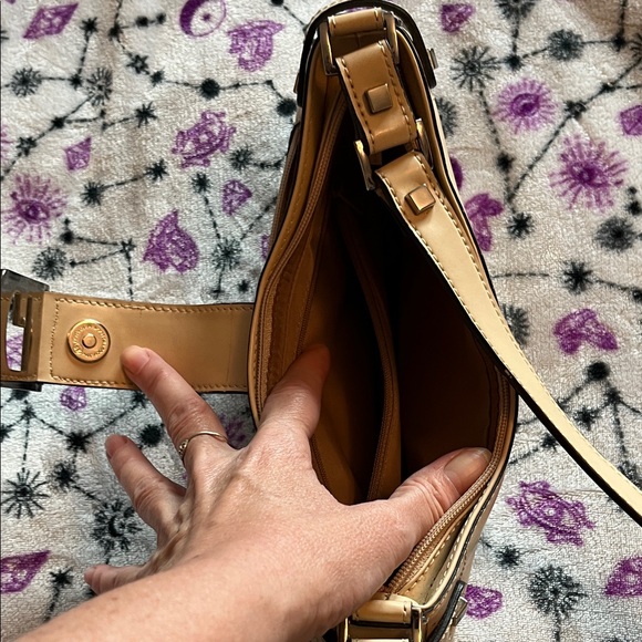 VINTAGE GUESS CURVE MINI PURSE - Picture 9 of 15